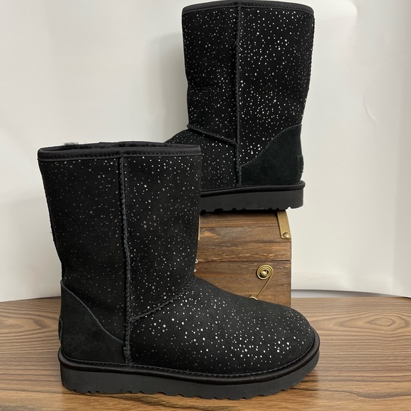 UGG Boots Classic Short Black Silver Metallic Spots US Women’s Size 5 Comfy - Picture 1 of 12